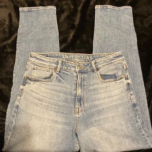 American eagle mom jeans. Size 6.